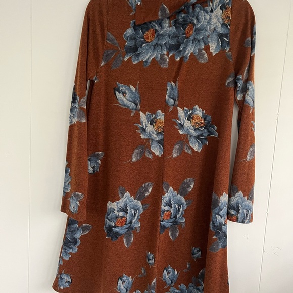 NEW Andree by Unit Brown Sweater Dress Blue Floral Cowl Neck Buttons Size L - Picture 11 of 15
